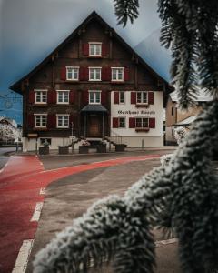 L'établissement Gasthaus Rössle en hiver