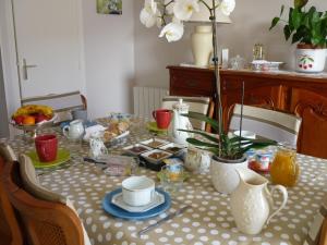 Galeriebild der Unterkunft Les Hirondelles Du Paradis 6 rue des Oiseaux in Beaulieu-sur-Sonnette