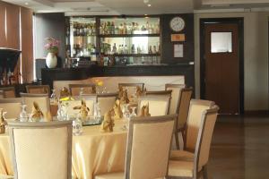 Pića u objektu The Pinnacle Hotel and Suites