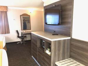 Kuchyň nebo kuchyňský kout v ubytování Arbor Inn Monterey