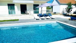 Bazén v ubytování Villa Endi,a gem near Sibenik nebo v jeho okolí