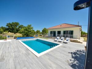 Bazén v ubytování Villa Endi,a gem near Sibenik nebo v jeho okolí