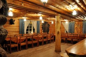 Restaurace v ubytování Käbi Külalistemaja + 27 fotografií