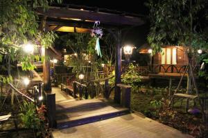 Zahrada ubytování Burilamplai Resort บุรีลำปลาย รีสอร์ท + 30 fotografií