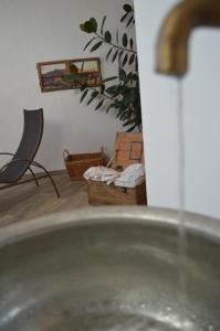 baño con lavabo y grifo en Filzerlehen, en Radstadt
