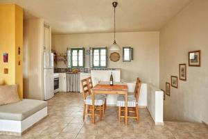 A kitchen or kitchenette at Summer House in Santorini