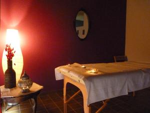 Lázně a/nebo wellness v ubytování Logis Hôtel Notre-Dame - restaurant ouvert midi et soir sauf dimanche soir