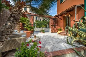 A garden outside Miramare di Varigotti