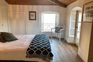 Photo de la galerie de l'établissement Marché couvert, à LʼÎle-Rousse