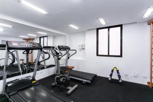 ฟิตเนสเซ็นเตอร์และ/หรือเครื่องออกกำลังกายที่ Hotel Dan Inn Curitiba Centro By Nacional Inn +68 ภาพ