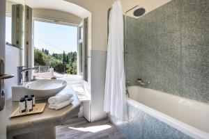 Koupelna v ubytování Villa Andromahi
