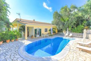 The swimming pool at or close to Villa Natasha