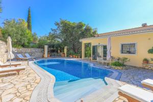 The swimming pool at or close to Villa Natasha