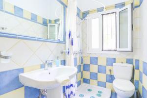 A bathroom at Villa Natasha