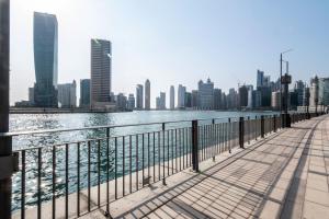 Afbeelding uit fotogalerij van The Smart Concierge - Damac Maison Prive in Dubai