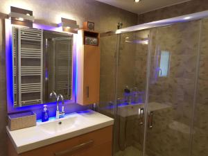 Koupelna v ubytování Casa Denva + 11 fotografií