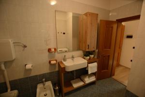 Kylpyhuone majoituspaikassa Appartamento Gavazza