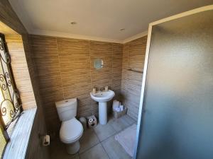 A bathroom at Lebo's Soweto Backpackers