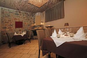 A restaurant or other place to eat at Hotel Grotto Bagat