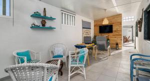Μια τηλεόραση ή/και κέντρο ψυχαγωγίας στο Bambus House Blue