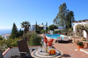 Bazén v ubytování Villa Tranquila - Costa del Sol - Great Seaview - Priv Pool - 3 bed nebo v jeho okolí
