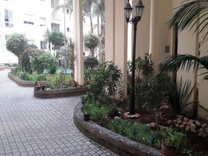Κήπος έξω από το Apartment with Terrace