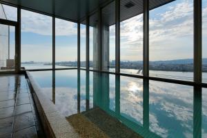 Bazén v ubytování Candeo Hotels Nankai Wakayama nebo v jeho okolí