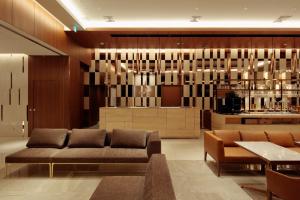 Posezení v ubytování Candeo Hotels Nankai Wakayama