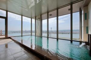 Bazén v ubytování Candeo Hotels Nankai Wakayama nebo v jeho okolí