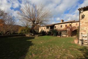 A garden outside Antico Gelso