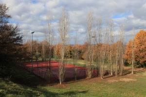 Tennis and/or squash facilities at Antico Gelso or nearby