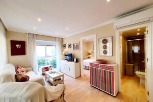 Et tv og/eller underholdning på Boliches parking & beach