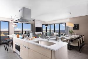 Gallery image of Oakwood Suites Yokohama in Yokohama +23 photos