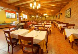 Un restaurante o sitio para comer en Hotel Balneario Parque de Cazorla