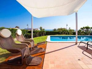The swimming pool at or close to VILLA BINI ORAN Gran piscina vistas al mar