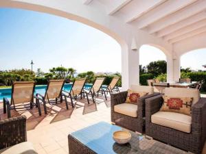 The swimming pool at or close to VILLA BINI ORAN Gran piscina vistas al mar