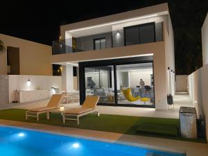 Πισίνα στο ή κοντά στο Villa floralize