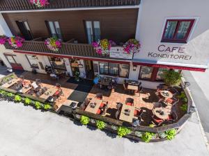 Ein Restaurant oder anderes Speiselokal in der Unterkunft Pension Elisabeth 