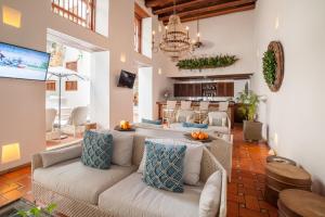 TV a/nebo společenská místnost v ubytování Hotel Casa San Agustin