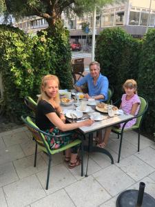 Гости Hotel Atlanta Knokke