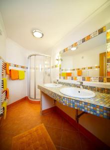 Koupelna v ubytování Biohotel Castello Königsleiten