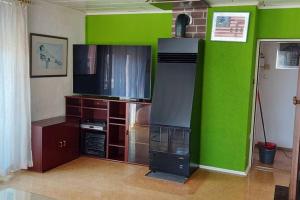 Kuchnia lub aneks kuchenny w obiekcie Quiet apartment close to town
