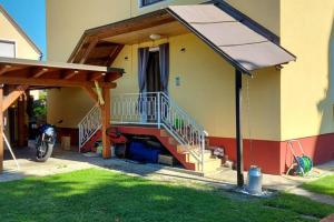 Budynek, w którym mieści się apartament