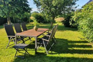 Afbeelding uit fotogalerij van Nähe Hamburg Lübeck Ostsee - BBQ - Garten - Parkplatz in Grönwohld