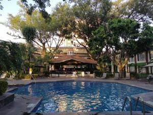 สระว่ายน้ำที่อยู่ใกล้ ๆ หรือใน Holiday Inn Guadalajara Expo Plaza del Sol, an IHG Hotel
