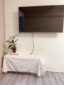 TV a/nebo společenská místnost v ubytování 樂室Room + 6 fotografií