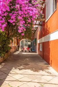 Photo de la galerie de l'établissement Hotel Pousada Casa Tasca, à Bento Gonçalves