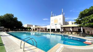 Piscina di Golden Tulip Nizwa Hotel o nelle vicinanze