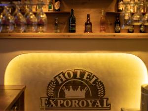 Nápoje v ubytování Exporoyal Hotel