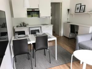 Kuchyň nebo kuchyňský kout v ubytování Hällestrand Seaview Apartment
